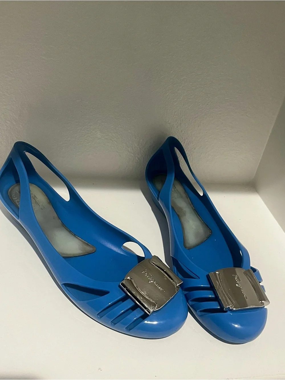 Salvatore Ferragamo Blue Jelly Flats Silver Vara Bow Size 8